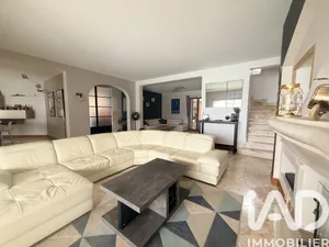 Architectural house in Jaunay-Marigny (86130)