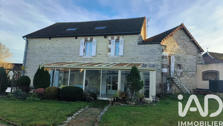 Maison 8 pièces 470 m² · à Jully-sur-Sarce · 470 m² · 466 900 €