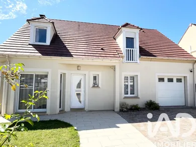 Maison traditionnelle à Évry-Grégy-sur-Yerre (77166)