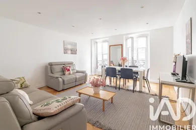 Apartment in Paris (75010)