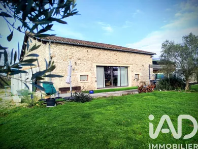 Maison traditionnelle à Fonroque (24500)