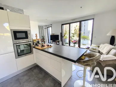 Appartement à Bordeaux (33300)