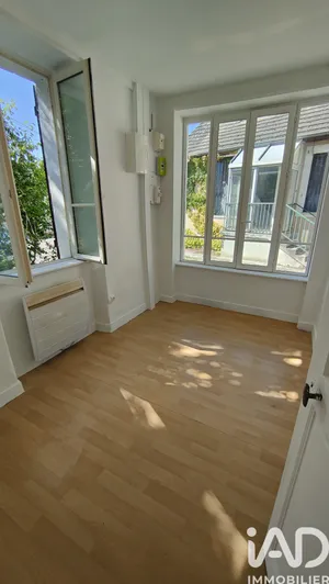 Maison de village à Accolay (89460)