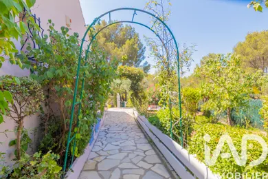 Maison à Roquebrune-sur-Argens (83520)