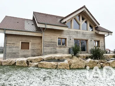 Maison de village à VILLEGUSIEN LE LAC (52600)