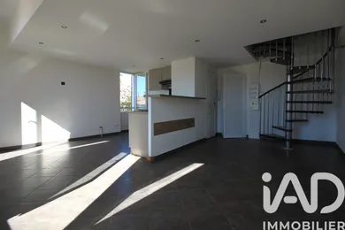 Apartment in Gémenos (13420)