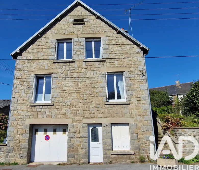 Maison 5 pièces 96 m² · à Plouguenast · 96 m² · 136 500 €