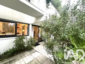 Apartment in Bordeaux (33200)