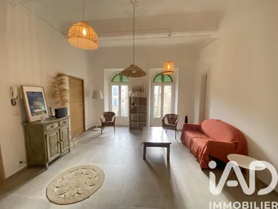 Appartement à Eyguières (13430)