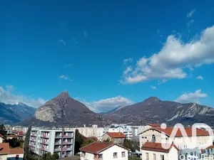 Apartment in Fontaine (38600)