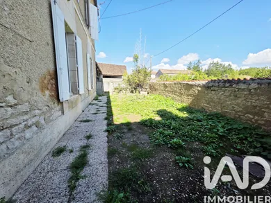 Maison de village à Douzat (16290)