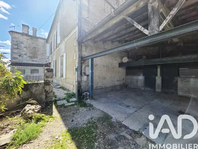 Maison de village à Douzat (16290)