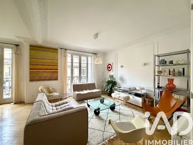 Apartment in Paris (75015)