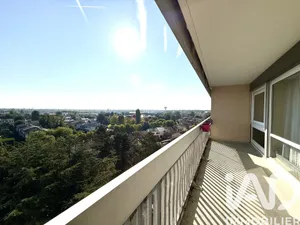 Apartment in Élancourt (78990)