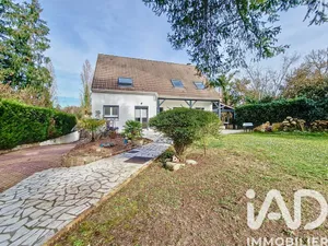 Maison traditionnelle à Saint-Fargeau-Ponthierry (77310)