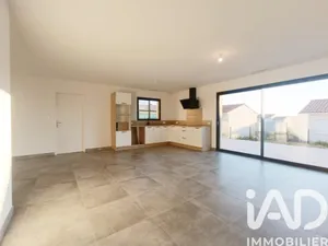 Detached house in ROUJAN (34320)
