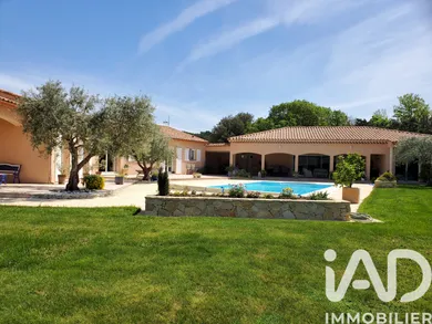 Maison traditionnelle à Rognes (13840)