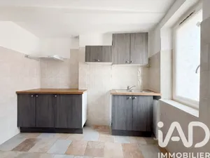 Apartment in Cuers (83390)