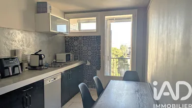 Apartment in Marignane (13700)