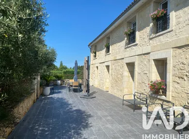 Immeuble à Saint-Louis-de-Montferrand (33440)