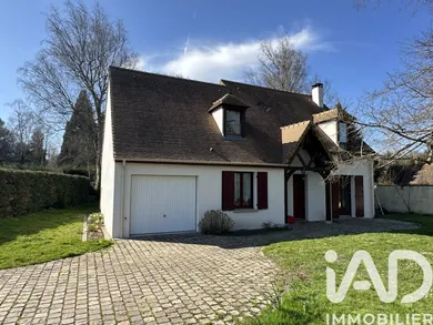 Traditional house in Bullion (78830)