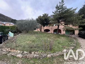 Traditional house in Couzon-au-Mont-d'Or (69270)