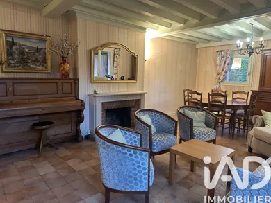 Traditional house in Couzon-au-Mont-d'Or (69270)