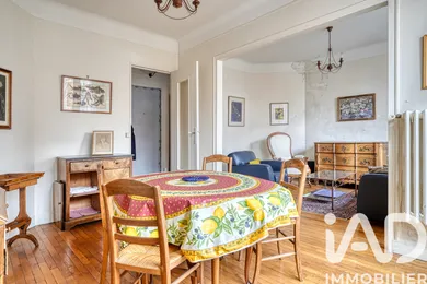 Apartment in Paris (75015)