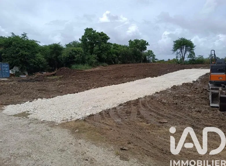 Terrain à Saint-François (97118) · 125 000 €