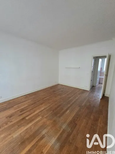 Apartment in Paris (75015)