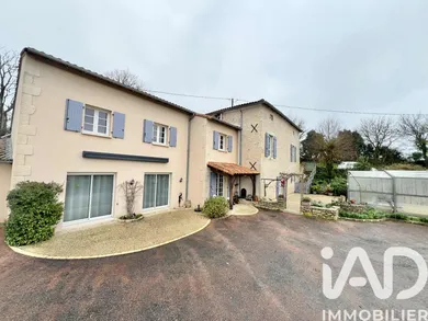 Mansion in Condac (16700)