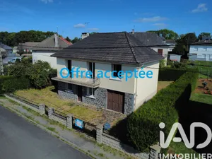 Maison à Pleaux (15700)