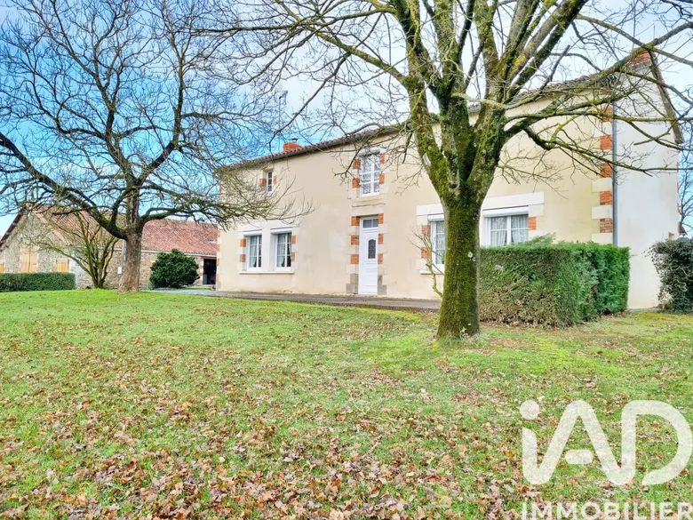 Maison 6 pièces 156 m² · à Pouzauges · 156 m² · 294 000 €