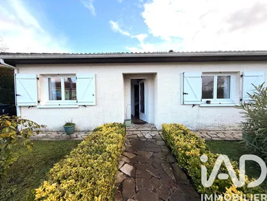 Townhouse in Carbon-Blanc (33560)