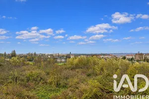 Apartment in Villeneuve-le-Roi (94290)