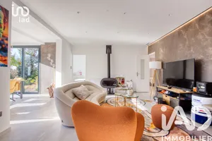 Maison à Roquebrune-sur-Argens (83520)