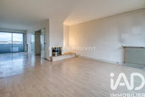 Apartment in Rueil-Malmaison (92500)