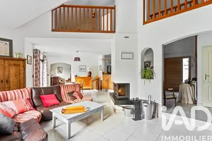 Maison d'architecte à La Chapelle-sur-Erdre (44240)