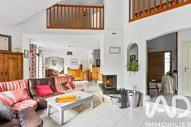 Architectural house in La Chapelle-sur-Erdre (44240)