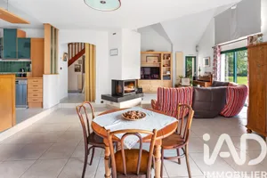 Architectural house in La Chapelle-sur-Erdre (44240)