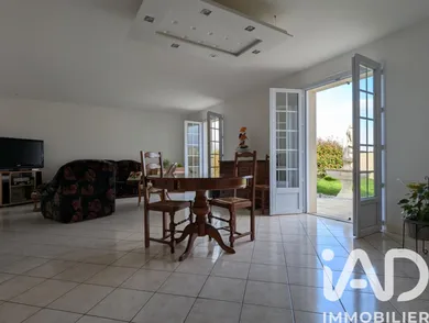 Detached house in Thouars (79100)