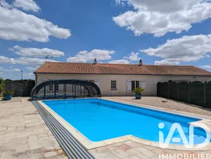 Detached house in Thouars (79100)