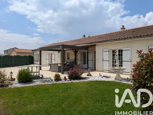 Detached house in Thouars (79100)