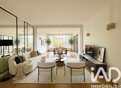 Apartment in Paris (75016)