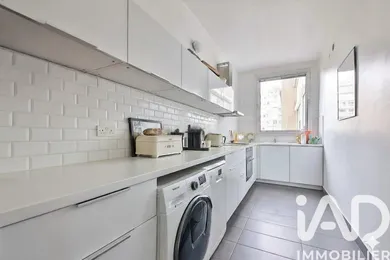 Apartment in Paris (75016)