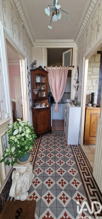 Maison de village à Ancy-le-Franc (89160)