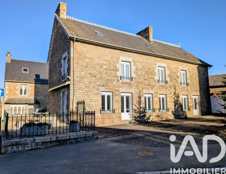 Maison 6 pièces 172 m² · à La Bazouge-du-Désert · 172 m² · 199 000 €