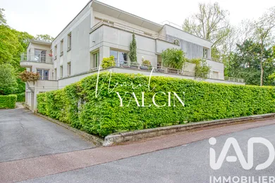 Apartment in Montmorency (95160)