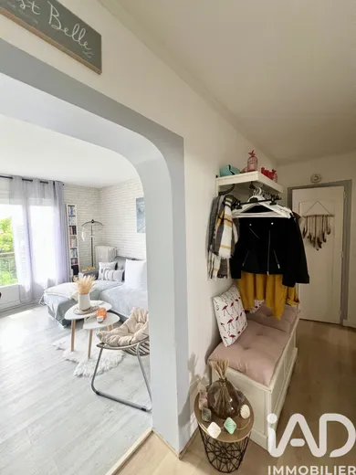 Apartment in Les Pavillons-sous-Bois (93320)