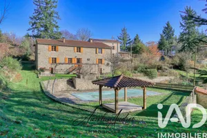 Maison traditionnelle à Saint-Jean-Chambre (07240)